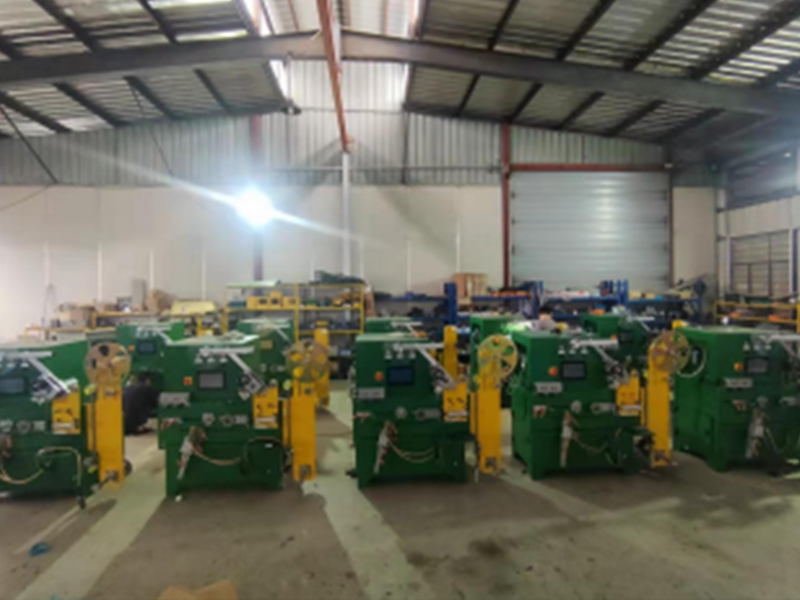 Macchina avvolgitrice CNC semiautomatica per applicazioni SWG