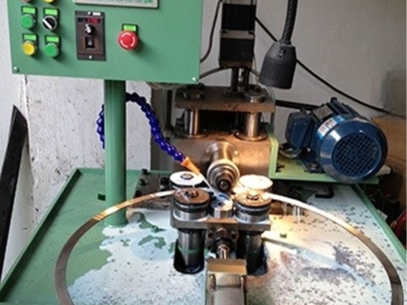 Sistema avanzato di produzione di guarnizioni dentate CNC
